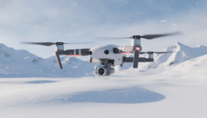 Drohne bei Schnee fliegen